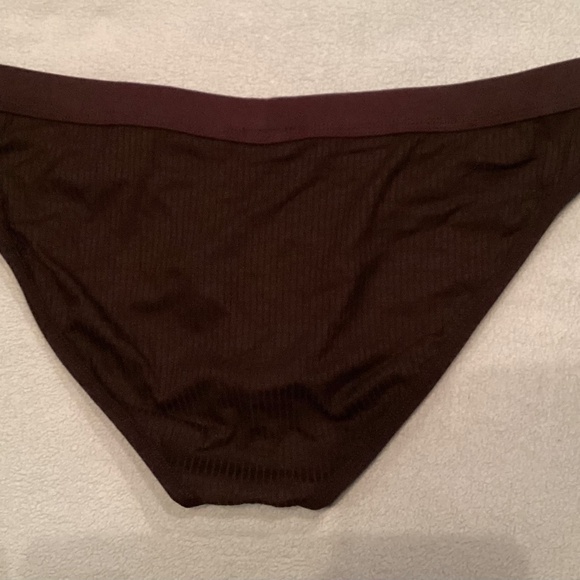 Black ribbed brief, like new - Picture 5 of 6